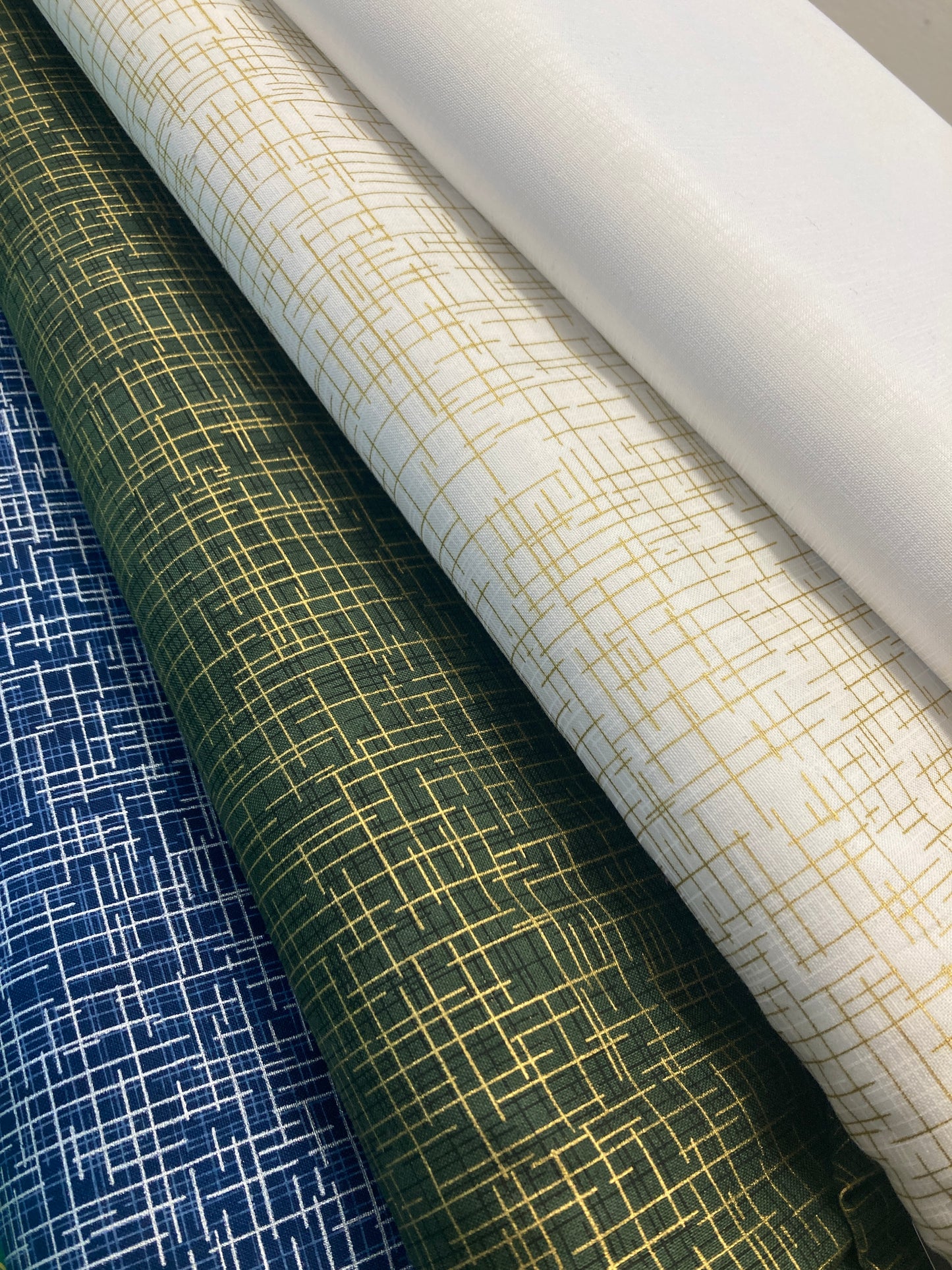 Quilters Linen w/Metallic by Robert Kaufman