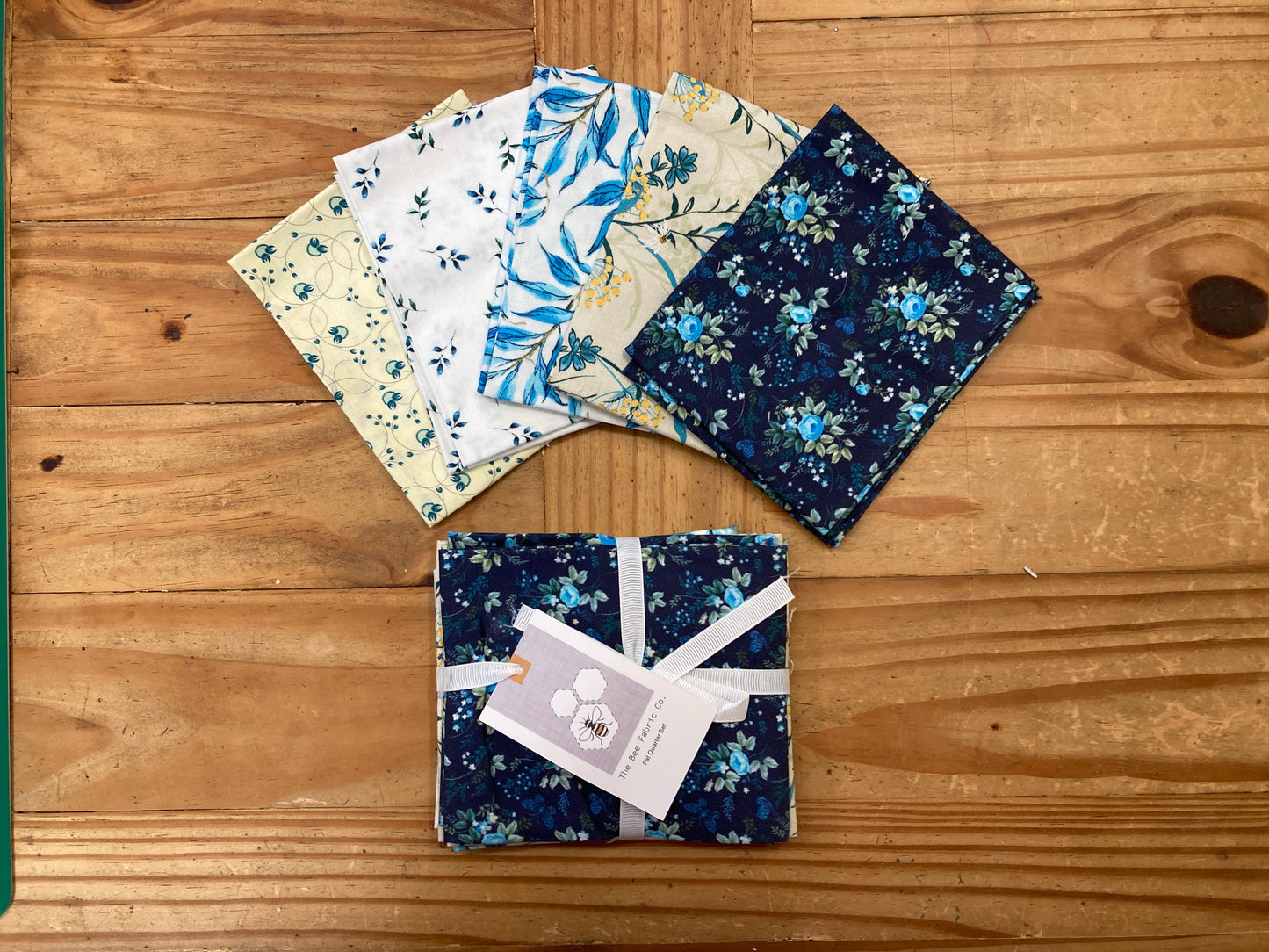 Country Side Fat Quarter Set (5 pieces) by The Bee Fabric Co.