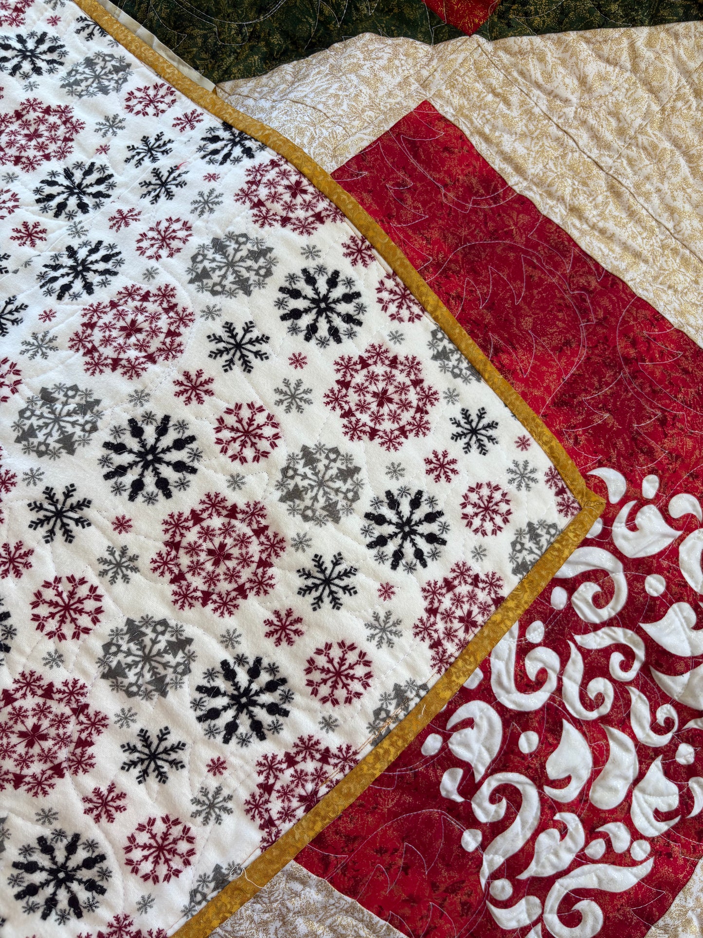 Christmas Throw Quilt
